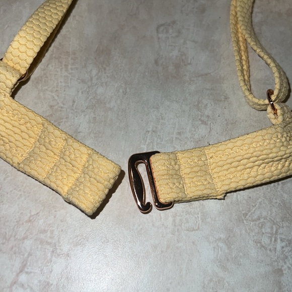 Bikini - Picture 9 of 10